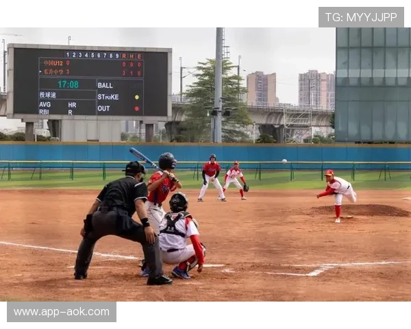 十五运会垒球项目培养年轻裁判 为赛事提供专业执裁 十五运会垒球项目培养年轻裁判 为赛事提供专业执裁